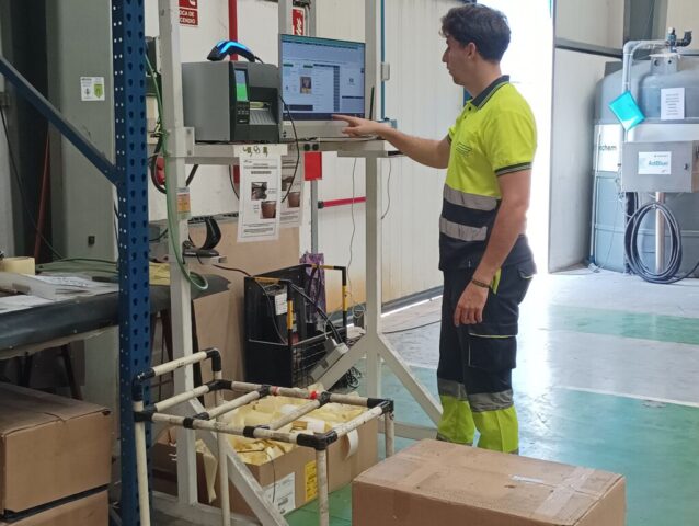 Odilo, recuperando piezas.