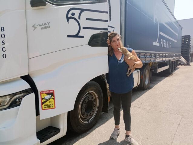 Rocío y su perrita nana